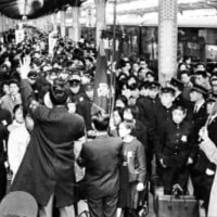 ＜あのころ＞「金の卵」が上野駅到着 画像