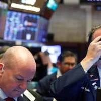 NY株、一時2300ドル超安 画像